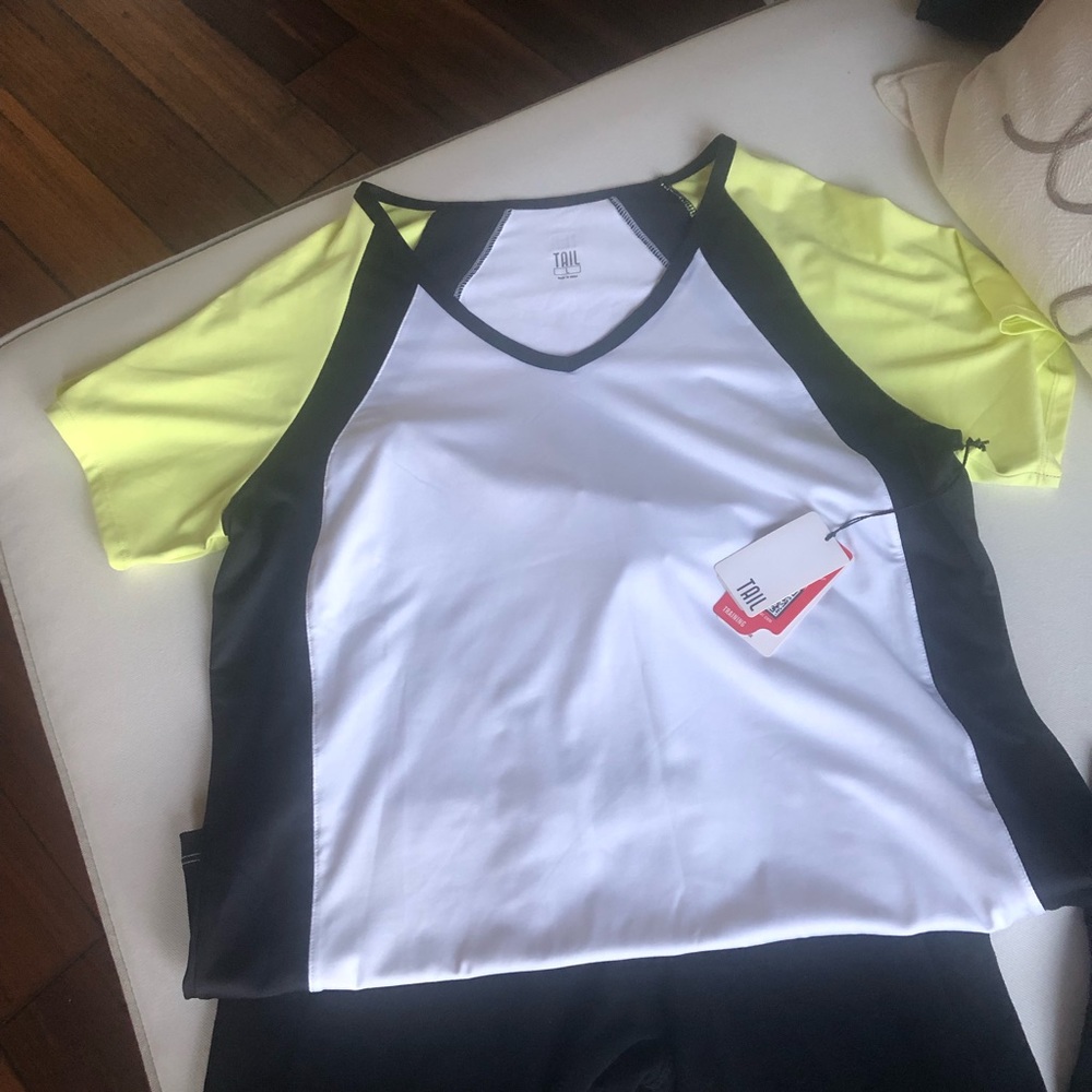 Tail Women’s Tail Activewear Golf Shirt❗️